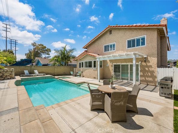 3260 Lilly Avenue, Long Beach CA 90808