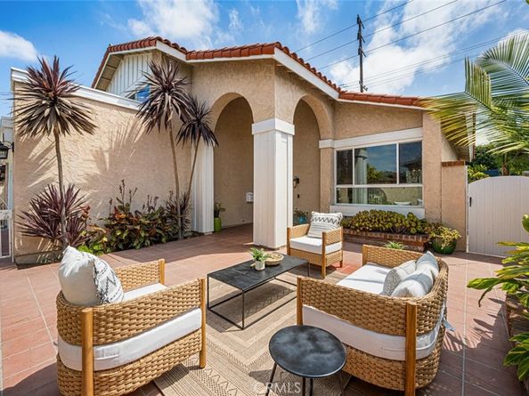 3260 Lilly Avenue, Long Beach CA 90808
