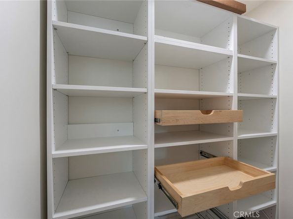 5010 Elmwood Avenue, Los Angeles CA 90004