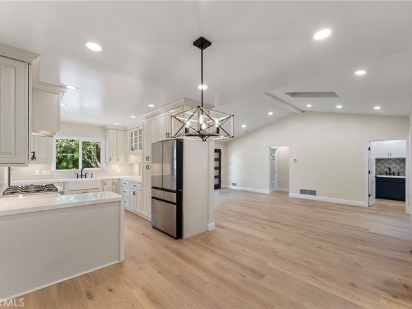 5010 Elmwood Avenue, Los Angeles CA 90004