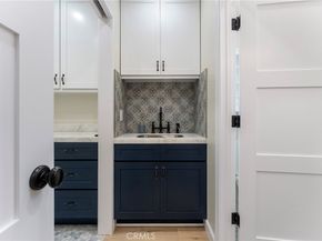 5010 Elmwood Avenue, Los Angeles CA 90004
