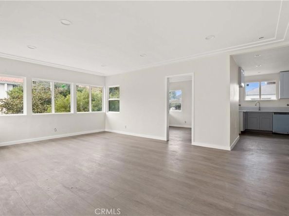 4110 9th Avenue, Los Angeles CA 90008