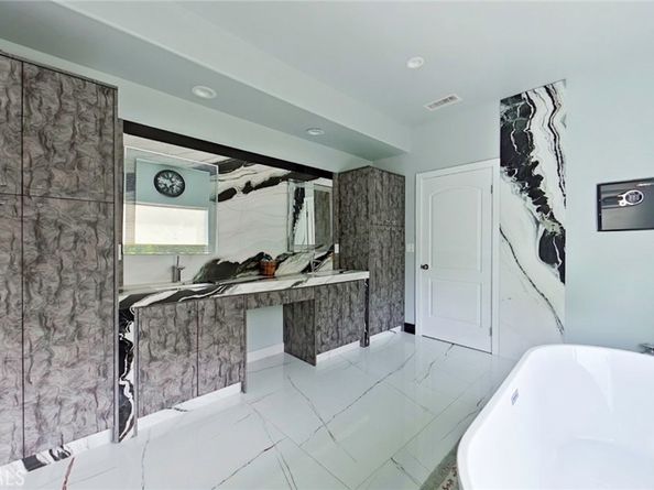 6937 Kian Court, Van Nuys CA 91406