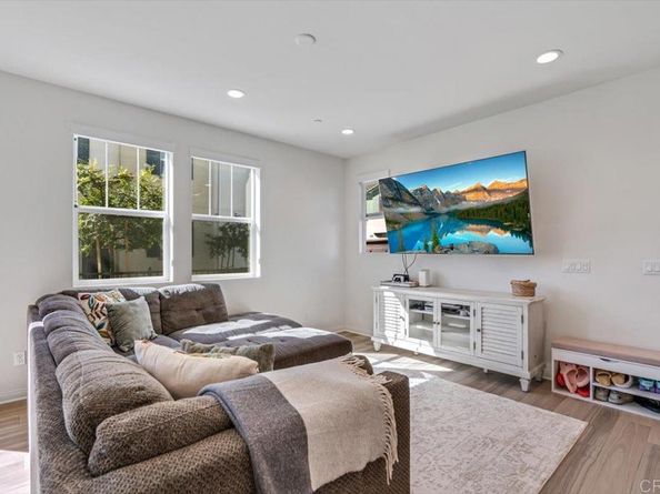 10427 Graphite Street, Spring Valley CA 91977