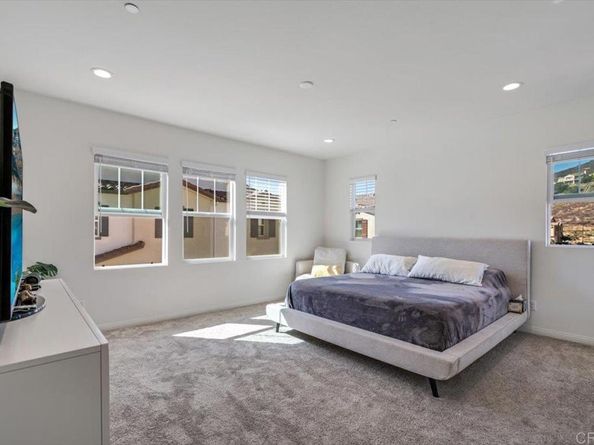 10427 Graphite Street, Spring Valley CA 91977