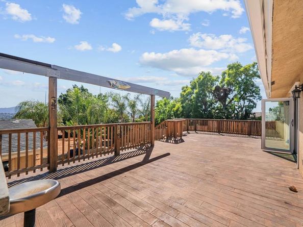1661 Pepper Dr, El Cajon CA 92021