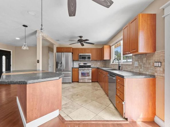 1661 Pepper Dr, El Cajon CA 92021