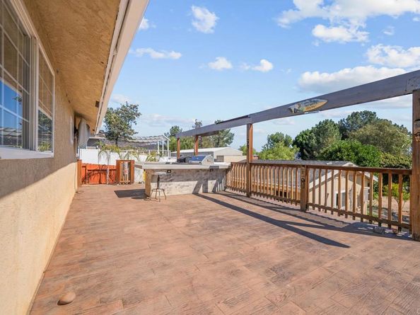 1661 Pepper Dr, El Cajon CA 92021