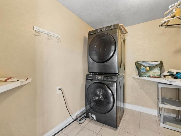 1661 Pepper Dr, El Cajon CA 92021
