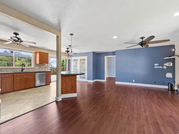 1661 Pepper Dr, El Cajon CA 92021