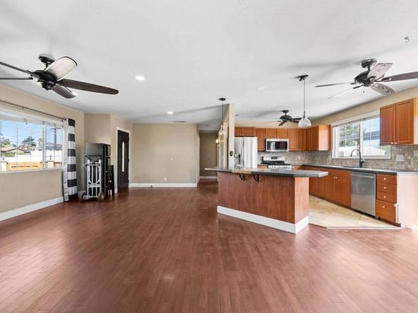 1661 Pepper Dr, El Cajon CA 92021
