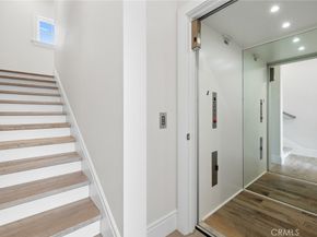 524 W Oceanfront, Newport Beach CA 92661