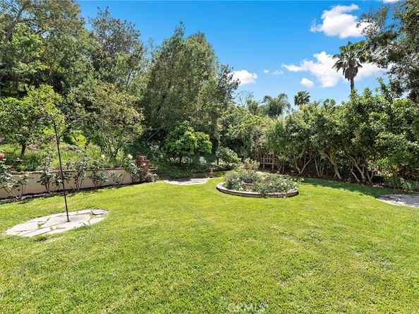 25122 Black Horse Lane, Laguna Hills CA 92653