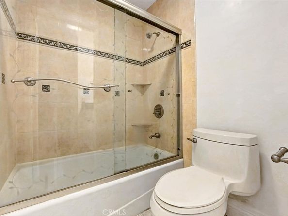 2516 W MacArthur Boulevard C, Santa Ana CA 92704