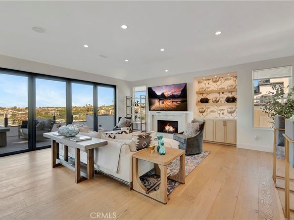 221 Carnation Avenue, Corona Del Mar CA 92625