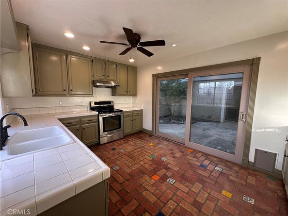 19 Willowgrove, Irvine CA 92604