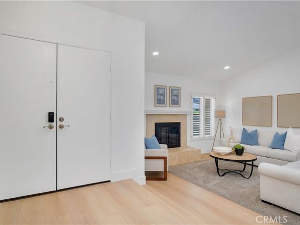 22 Yorktown, Irvine CA 92620