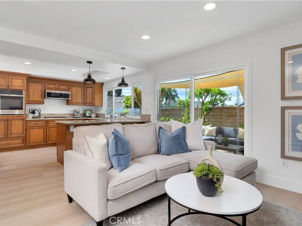 22 Yorktown, Irvine CA 92620