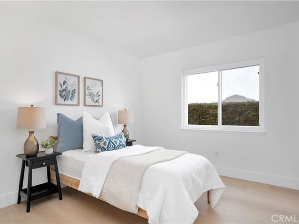 22 Yorktown, Irvine CA 92620