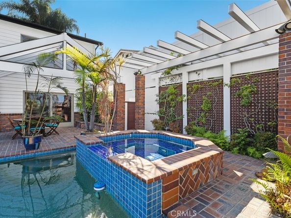 6421 E Bixby Hill Road, Long Beach CA 90807