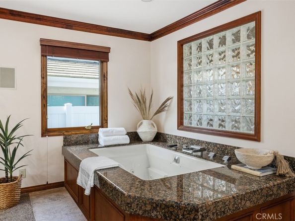 6421 E Bixby Hill Road, Long Beach CA 90807