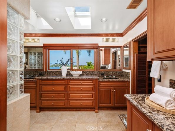 6421 E Bixby Hill Road, Long Beach CA 90815