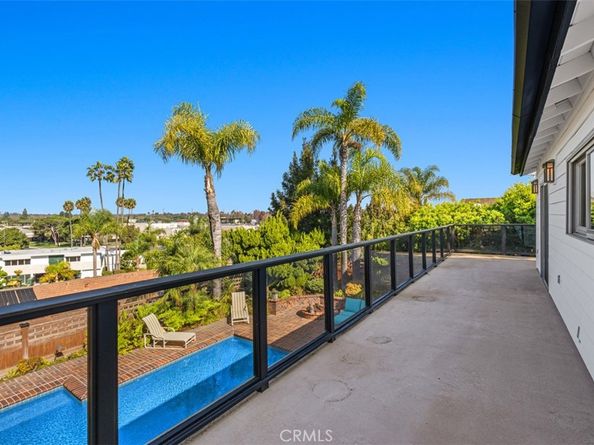 6421 E Bixby Hill Road, Long Beach CA 90807