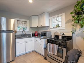 128 N Ivy Avenue, Monrovia CA 91016