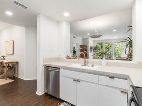 2233 Martin 216, Irvine CA 92612