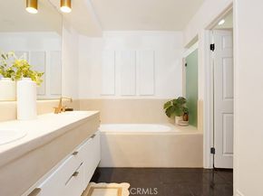 2233 Martin 216, Irvine CA 92612