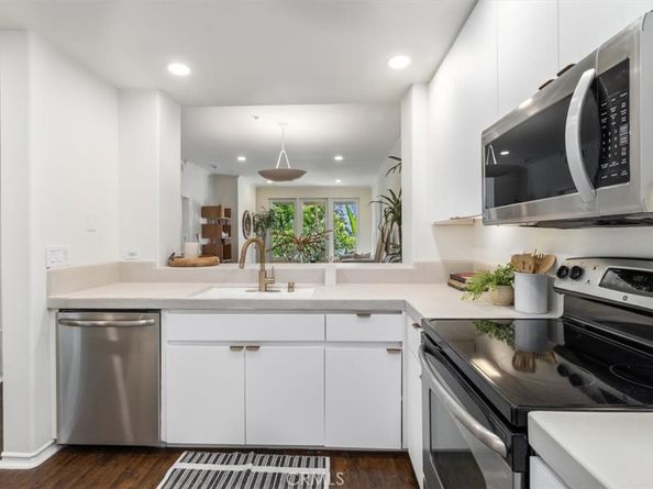 2233 Martin 216, Irvine CA 92612