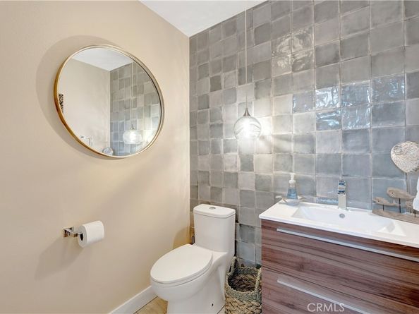 6251 Surfpoint Cir, Huntington Beach CA 92648