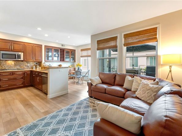 6251 Surfpoint Cir, Huntington Beach CA 92648