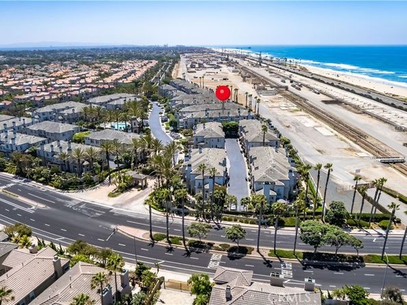 6251 Surfpoint Cir, Huntington Beach CA 92648