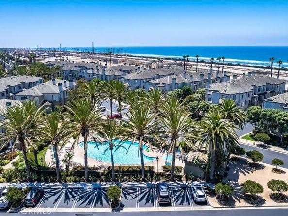 6251 Surfpoint Cir, Huntington Beach CA 92648