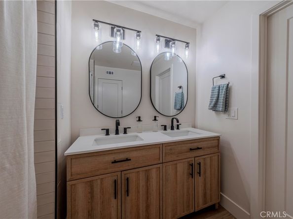 135 Morristown, Costa Mesa CA 92626