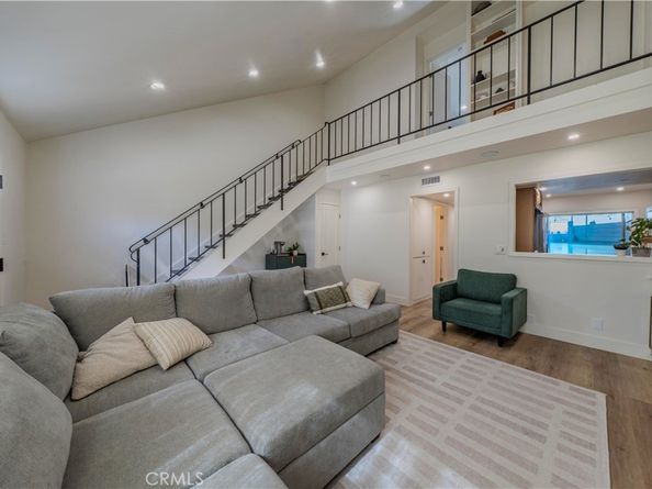 135 Morristown, Costa Mesa CA 92626