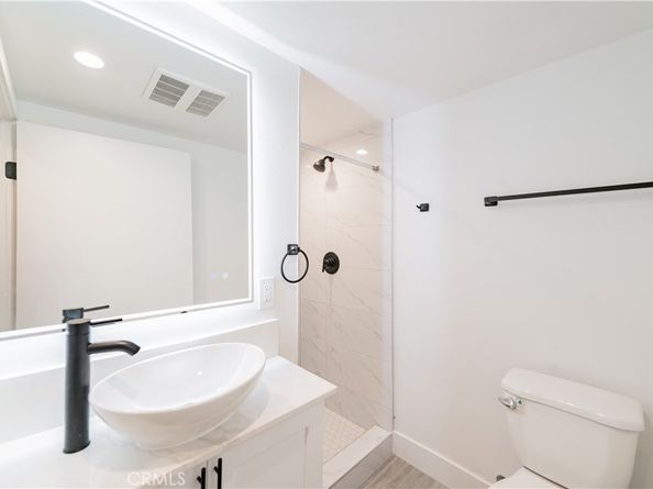 5652 La Mirada Avenue, Los Angeles CA 90038