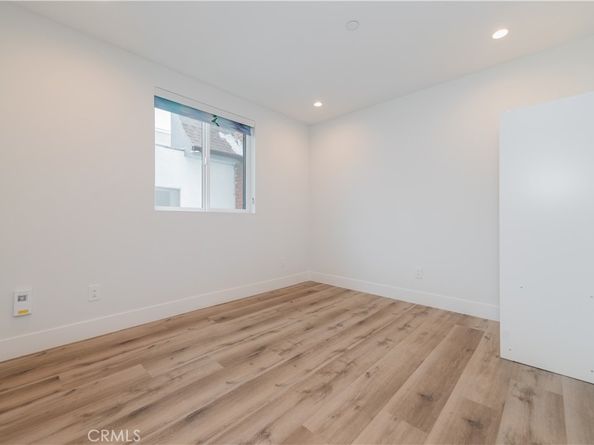 5652 La Mirada Avenue, Los Angeles CA 90038