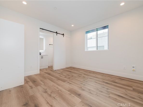 5652 La Mirada Avenue, Los Angeles CA 90038