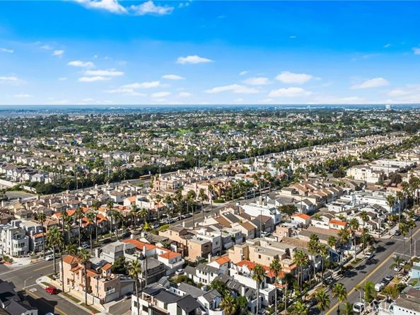 304 Goldenwest Street, Huntington Beach CA 92648