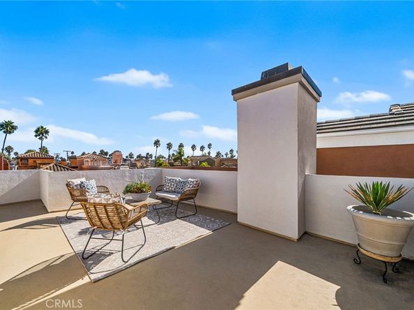 304 Goldenwest Street, Huntington Beach CA 92648