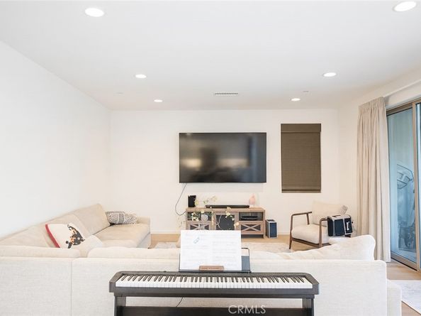 279 Barnes, Tustin CA 92782