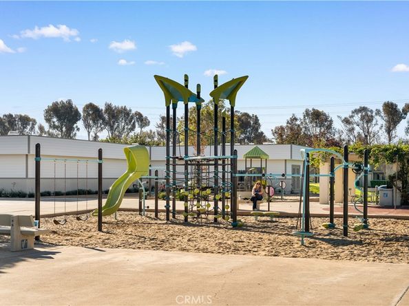 37 Rockwood, Irvine CA 92614