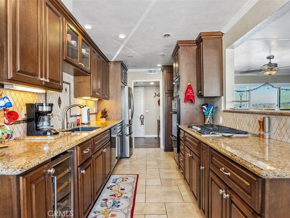 16255 Pacific Circle 204, Huntington Beach CA 92649