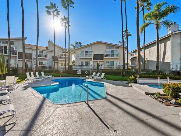 16255 Pacific Circle 204, Huntington Beach CA 92649