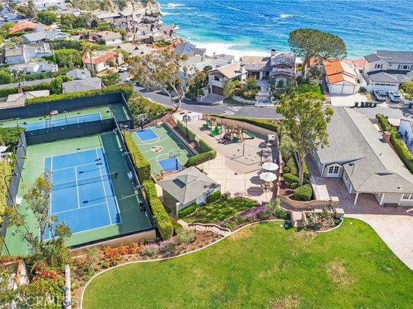 98 S La Senda Dr, Laguna Beach CA 92651