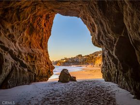 98 S La Senda Dr, Laguna Beach CA 92651