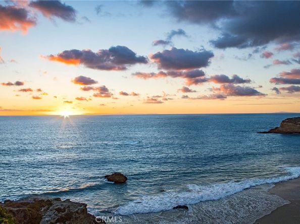 98 S La Senda Dr, Laguna Beach CA 92651