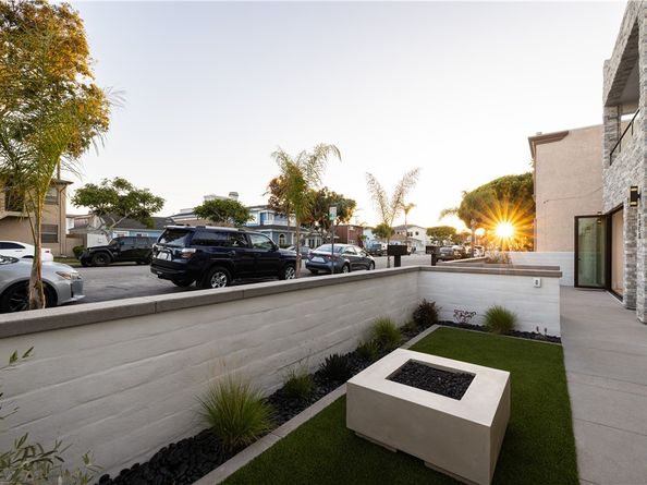 1315 Ocean Avenue, Seal Beach CA 90740